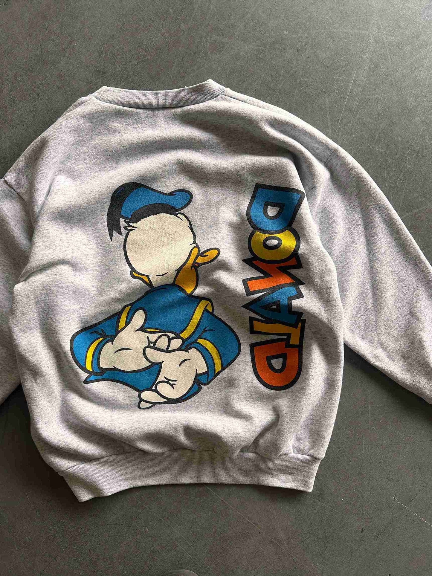 Disney Donald Duck 90's Crewneck Size L